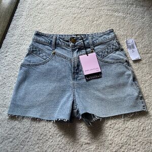 NWT Avec Les Filles Light Wash High-Rise Denim Cutoff Shorts Size 25